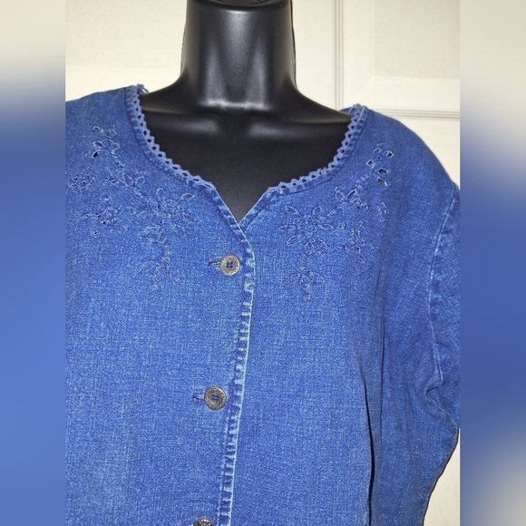Requirements embroidered jean button up blouse size Large - Picture 2 of 7